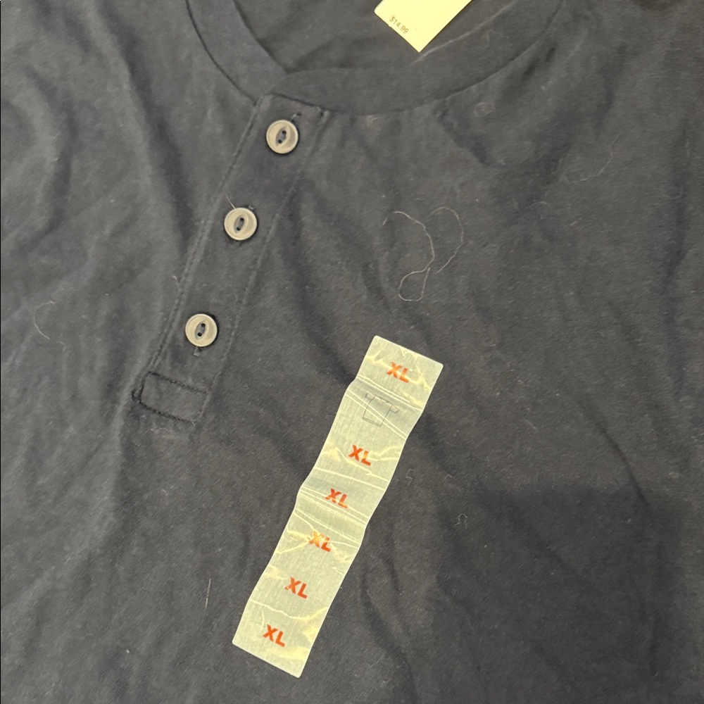 Old Navy Men's Dark Blue Short Sleeve Henley - Picture 3 of 3